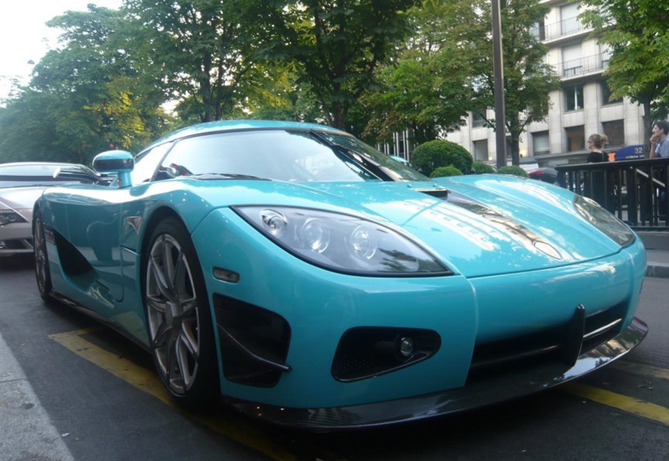 Chiếc Koenigsegg CCXR màu ngọc lam độc nhất thế giới gặp nạn - 1 Chiếc Koenigsegg CCXR màu ngọc lam độc nhất thế giới gặp nạn - 1