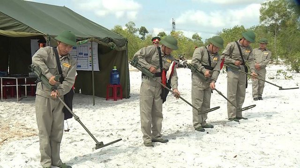 Liên Hợp quốc bàn về bom mìn, chất độc hoá học sau chiến tranh tại Việt Nam - 4 Liên Hợp quốc bàn về bom mìn, chất độc hoá học sau chiến tranh tại Việt Nam - 4