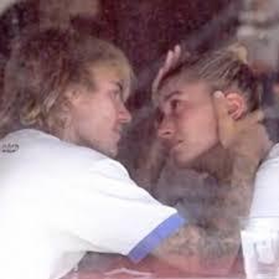 Vợ Justin Bieber khoe dáng siêu thon - 6 Vợ Justin Bieber khoe dáng siêu thon - 6