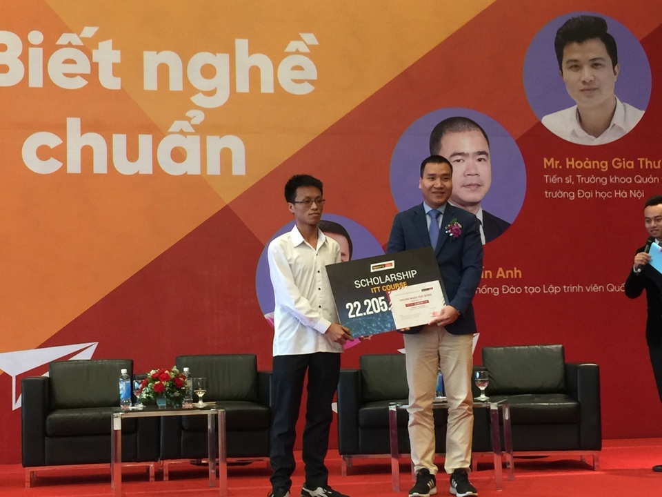 Nghề IT có mức lương khởi điểm 10,2 triệu đồng/tháng, thuộc top 10 ngành nghề hot - 5 Nghề IT có mức lương khởi điểm 10,2 triệu đồng/tháng, thuộc top 10 ngành nghề hot - 5