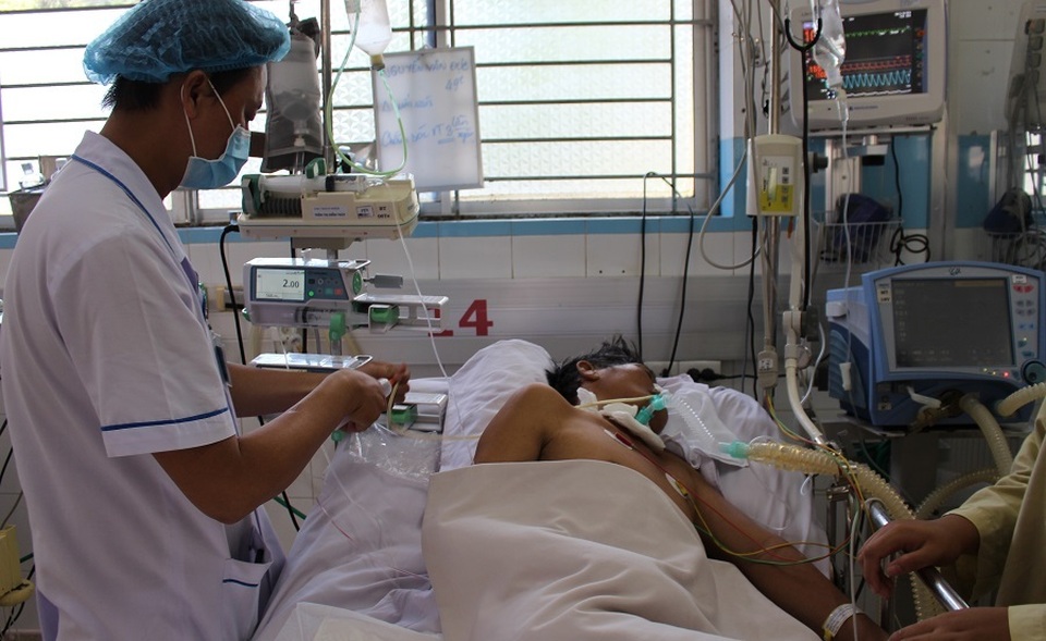 Cố giữ cậu nhỏ mắc ung thư, người đàn ông nhiễm thêm uốn ván - 1 Cố giữ cậu nhỏ mắc ung thư, người đàn ông nhiễm thêm uốn ván - 1