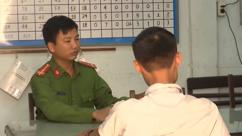 Một phóng viên bị hành hung khi đang tác nghiệp - 1 Một phóng viên bị hành hung khi đang tác nghiệp - 1