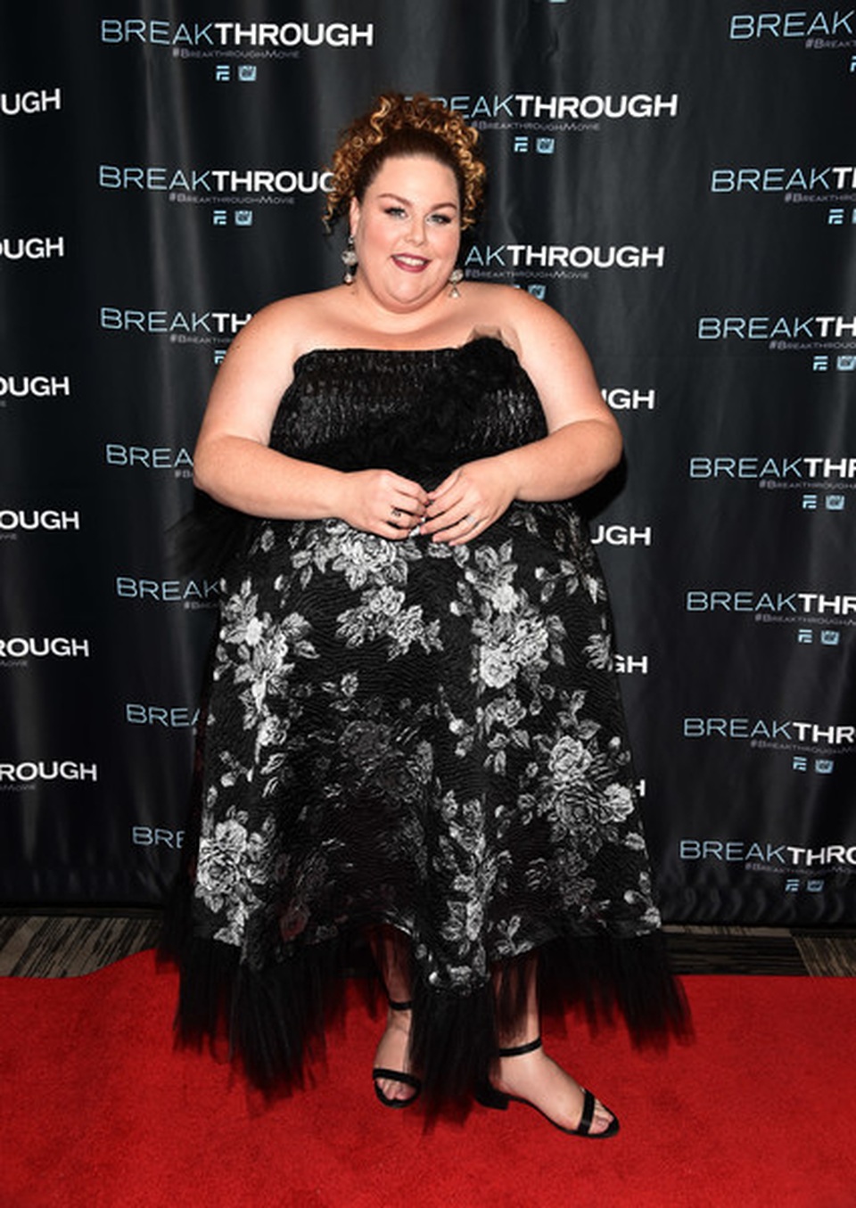 Chrissy Metz: Nữ diễn viên ngoại cỡ nổi tiếng nước Mỹ - 6 Chrissy Metz: Nữ diễn viên ngoại cỡ nổi tiếng nước Mỹ - 6