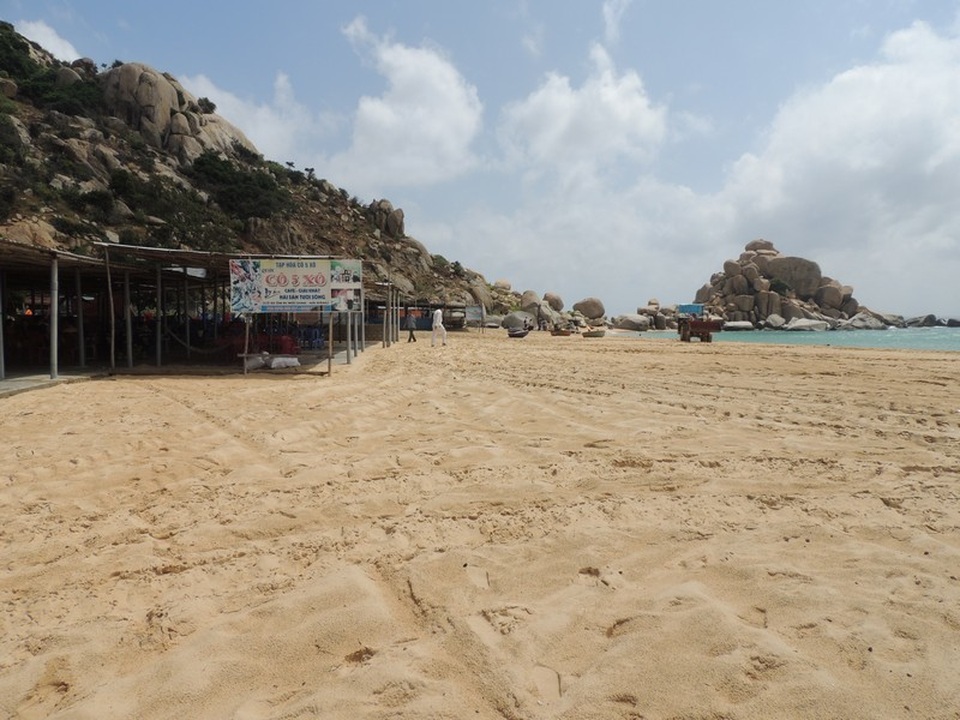 Bãi Tràng đang hút khách nhờ vẻ đẹp hoang sơ - 11 Bãi Tràng đang hút khách nhờ vẻ đẹp hoang sơ - 11