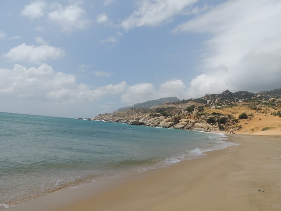 Bãi Tràng đang hút khách nhờ vẻ đẹp hoang sơ - 6 Bãi Tràng đang hút khách nhờ vẻ đẹp hoang sơ - 6