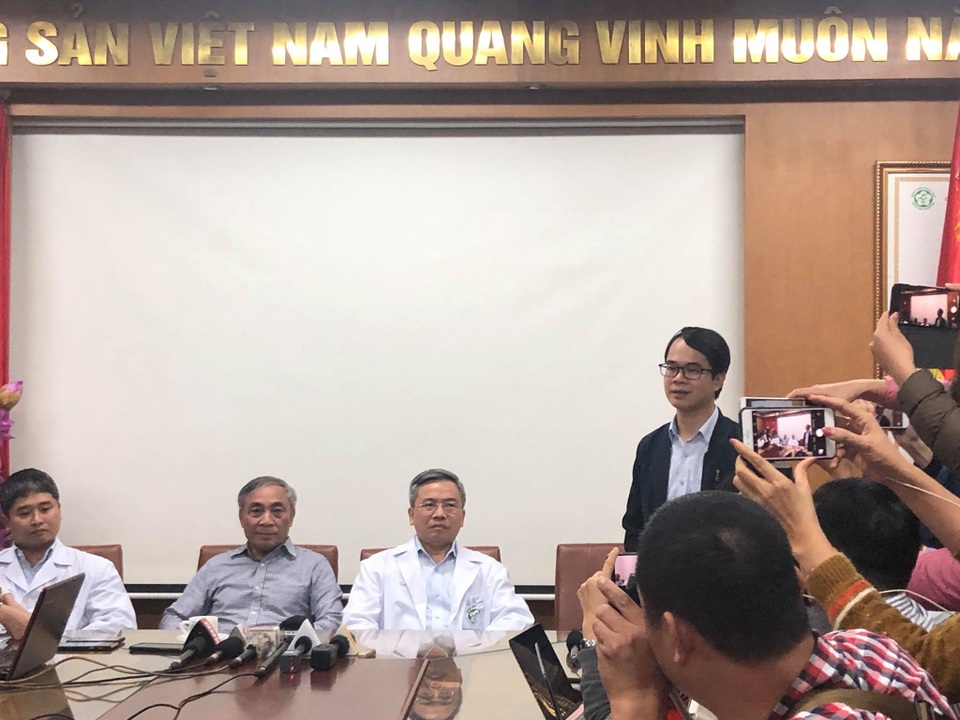 Bác sĩ xuất hiện trong clip chùa Ba Vàng lên tiếng xin lỗi người dân  - 1