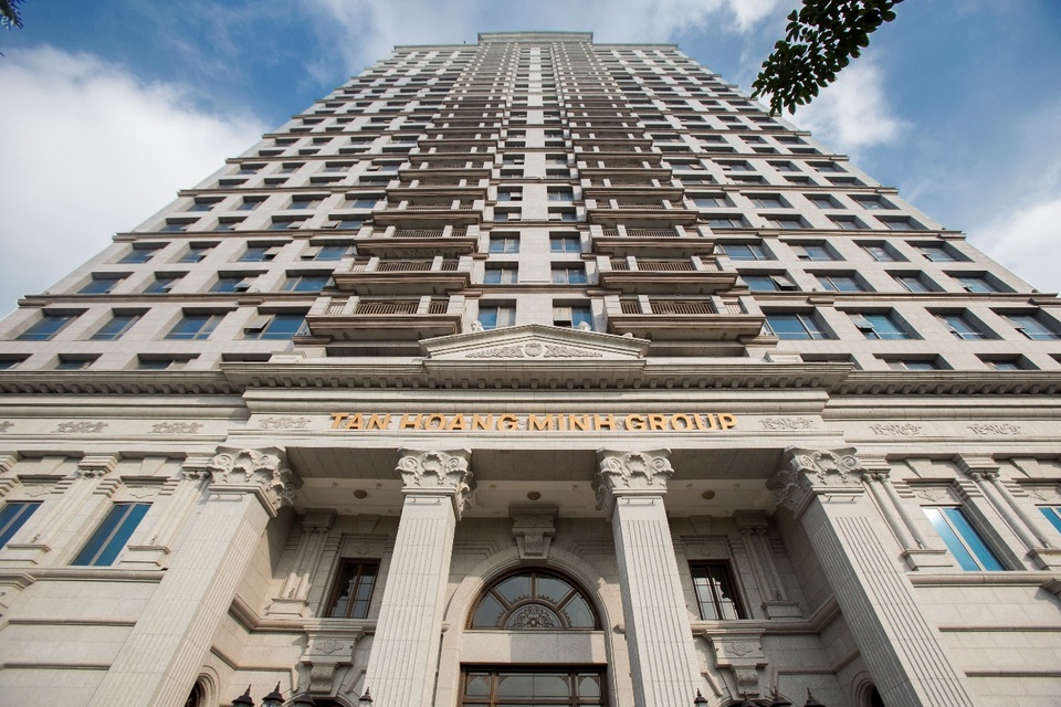 D. Palais Louis - Định nghĩa về sự trường tồn - 1