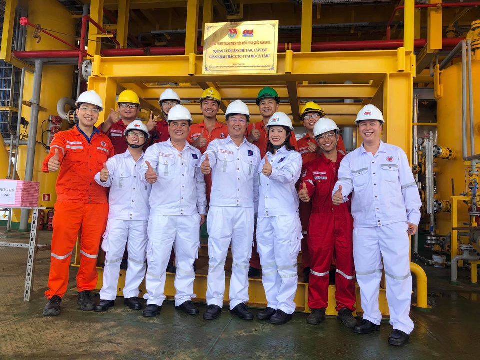Đc Le Quoc Phong tham gian khai thac mo Ca Tam.jpg Đc Le Quoc Phong tham gian khai thac mo Ca Tam.jpg