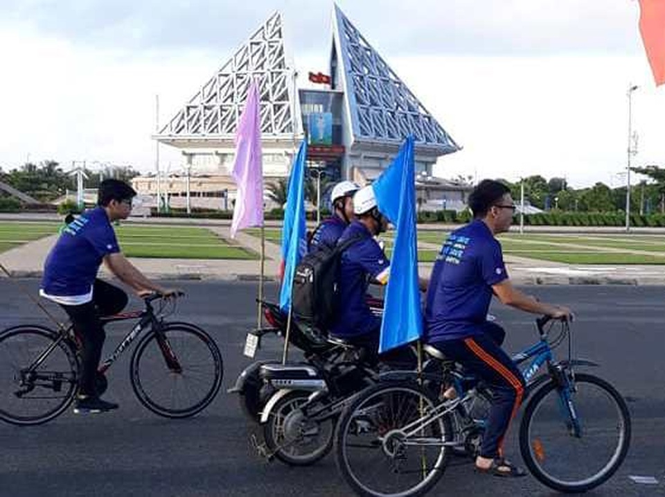 giờ trái đất (2).jpg giờ trái đất (2).jpg