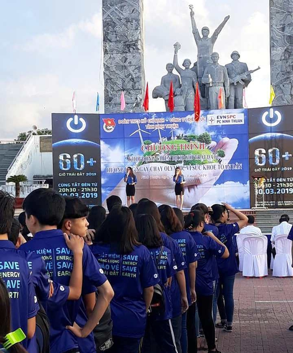 giờ trái đất (3).jpg giờ trái đất (3).jpg