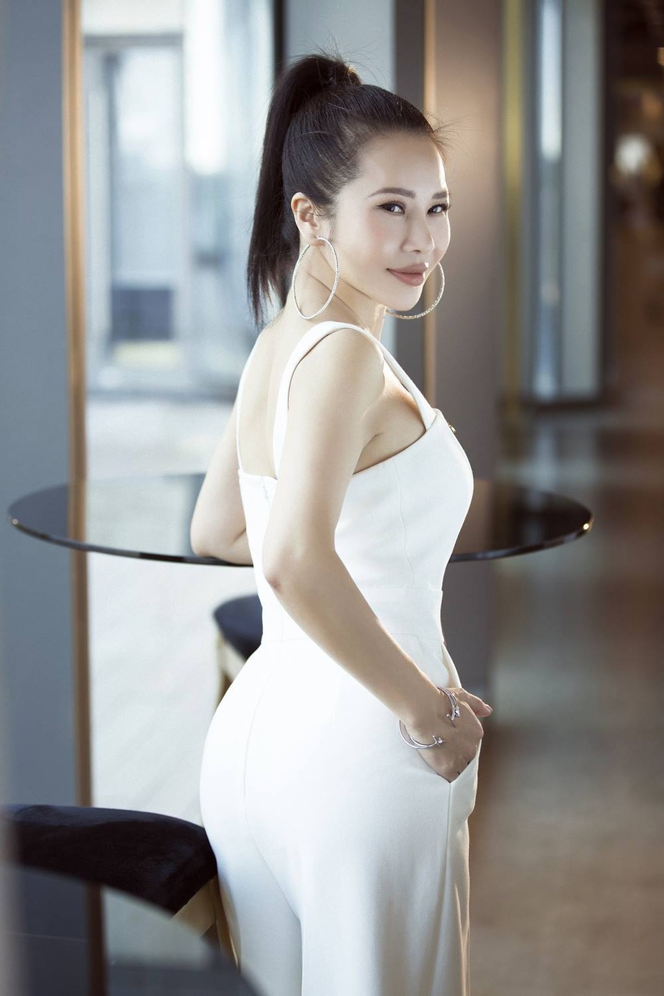 Hoa khôi doanh nhân Lan Phương thanh lịch trong bộ ảnh thời trang - 3