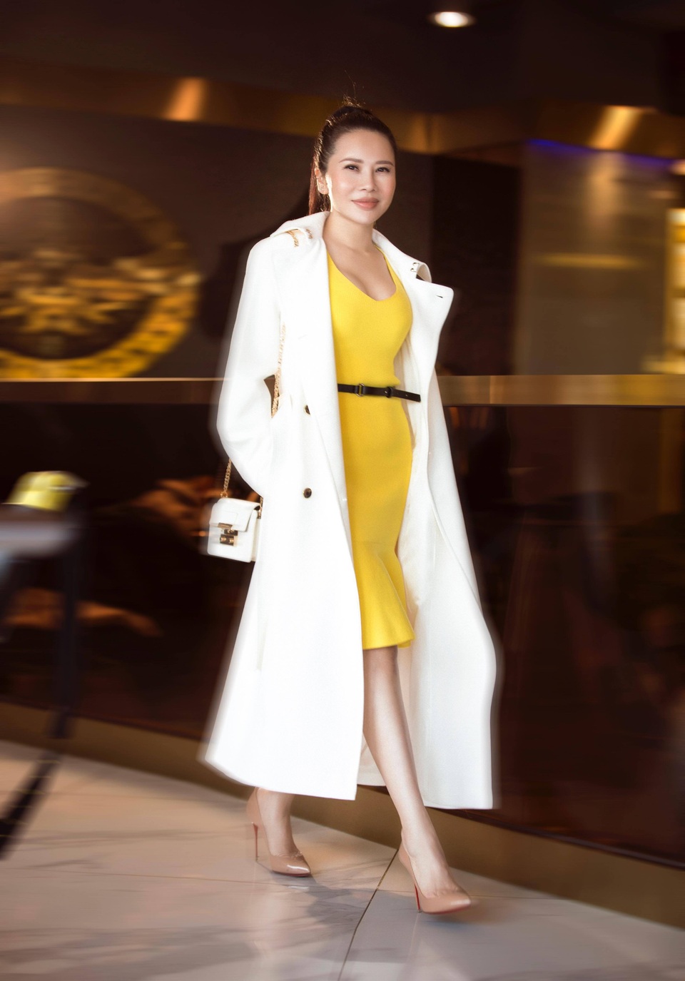 Hoa khôi doanh nhân Lan Phương thanh lịch trong bộ ảnh thời trang - 7