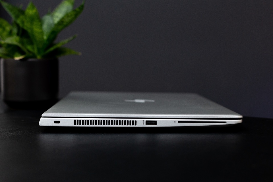 HP EliteBook 705 series G5: Sức mạnh ẩn chứa trong vẻ ngoài lịch lãm - 3 HP EliteBook 705 series G5: Sức mạnh ẩn chứa trong vẻ ngoài lịch lãm - 3