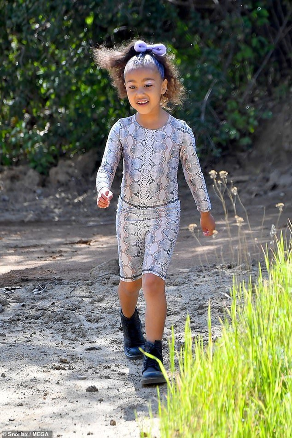 Con gái Kim siêu vòng ba càng lớn càng sành điệu - 1 Con gái Kim siêu vòng ba càng lớn càng sành điệu - 1