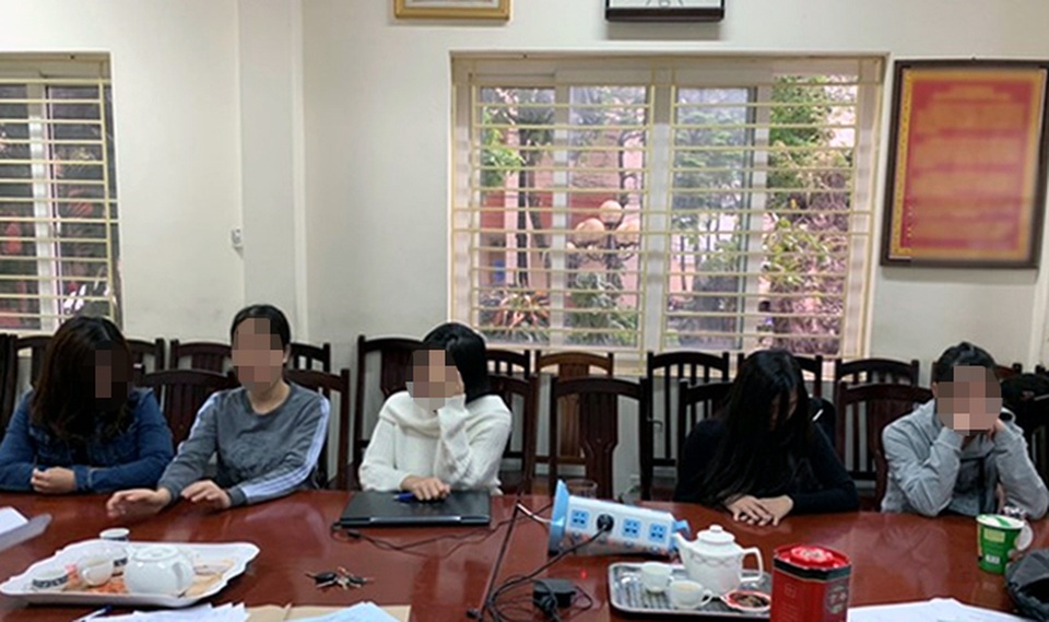 Hà Nội: Bắt quả tang nhân viên quán mát-xa Tokuda kích dục cho khách - 1 Hà Nội: Bắt quả tang nhân viên quán mát-xa Tokuda kích dục cho khách - 1