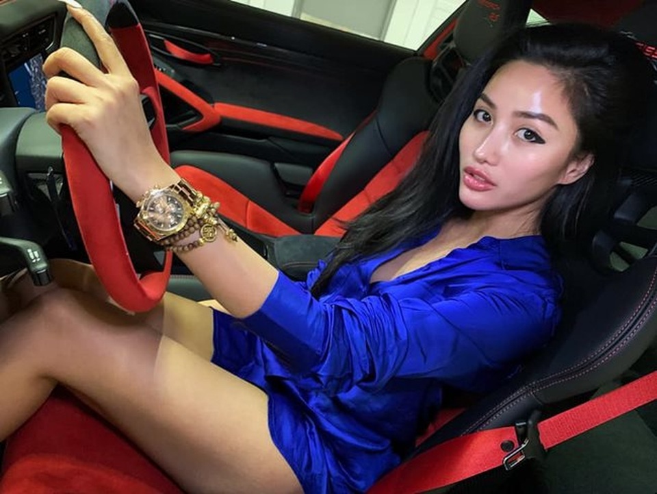 Style thời thượng của bộ đôi hot girl ăn chơi nhất Sài Thành một thời - 10 Style thời thượng của bộ đôi hot girl ăn chơi nhất Sài Thành một thời - 10