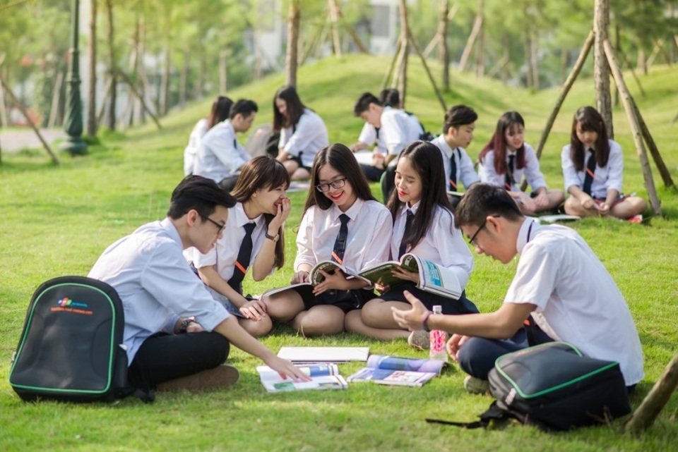 Khi “cậu ấm, cô chiêu” ở tuổi 15 mới “tỉnh thức” - 2 Khi “cậu ấm, cô chiêu” ở tuổi 15 mới “tỉnh thức” - 2
