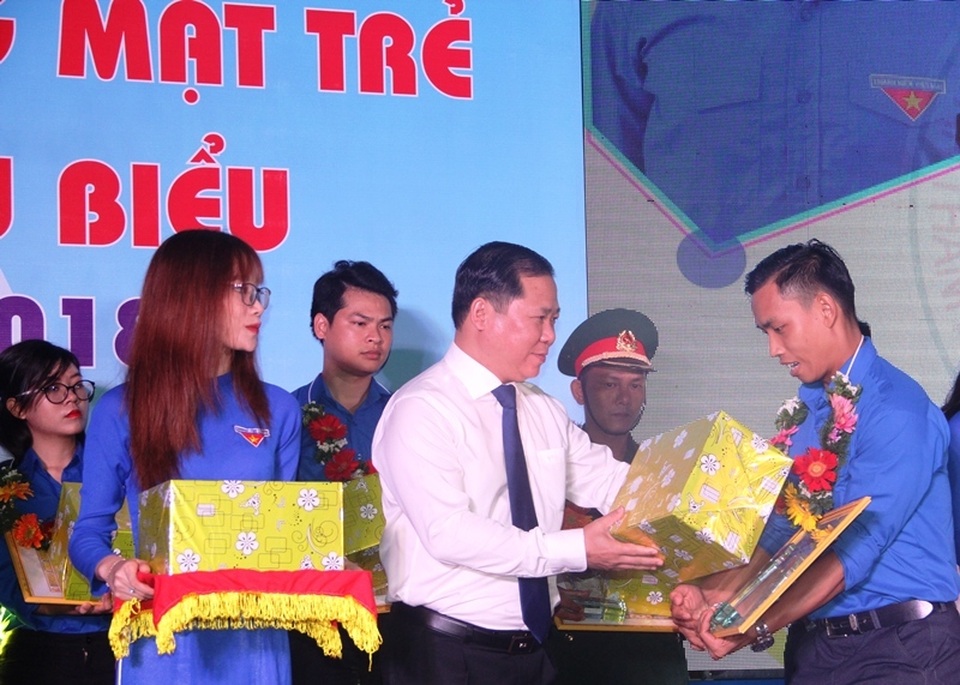 Hơn 5.000 Đoàn viên đồng diễn mừng sinh nhật 88 năm thành lập Đoàn - 2 Hơn 5.000 Đoàn viên đồng diễn mừng sinh nhật 88 năm thành lập Đoàn - 2