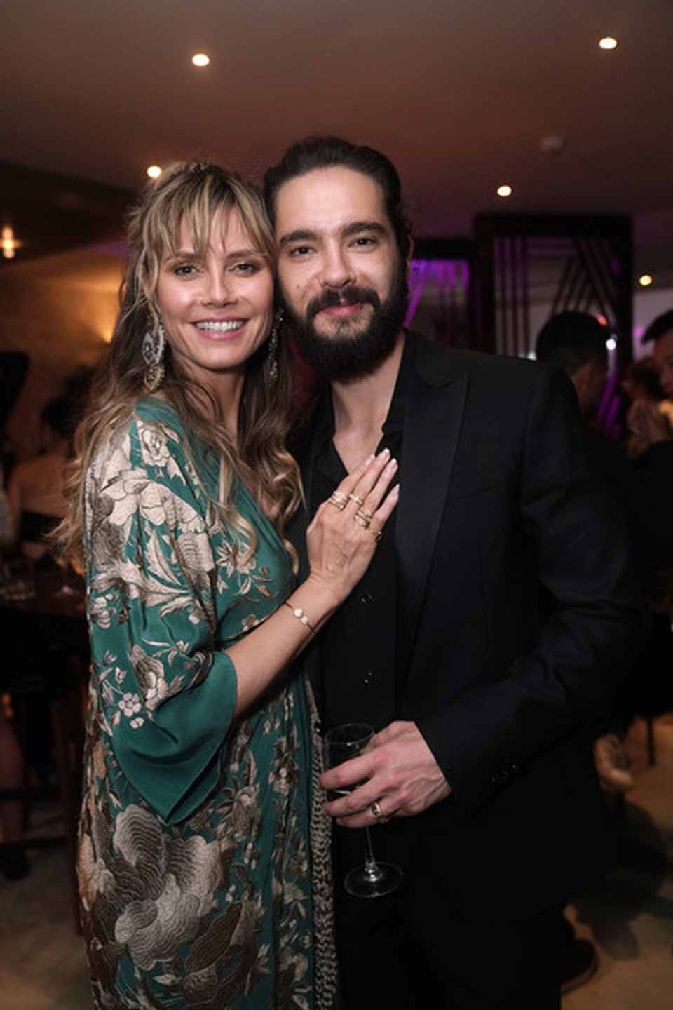 Heidi Klum tình tứ hôn bạn trai kém 16 tuổi - 7