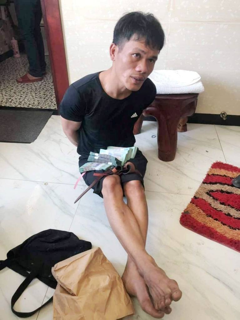 Đối tượng Hồ Đức Thiện bị bắt giữ. Đối tượng Hồ Đức Thiện bị bắt giữ.