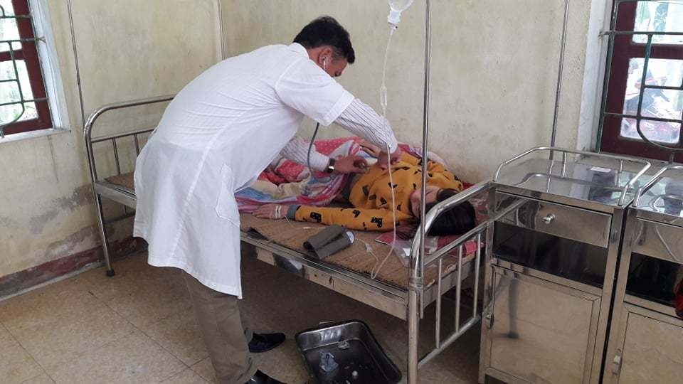 Sau đám giỗ, hàng chục người dân phải nhập viện cấp cứu - 2 Sau đám giỗ, hàng chục người dân phải nhập viện cấp cứu - 2