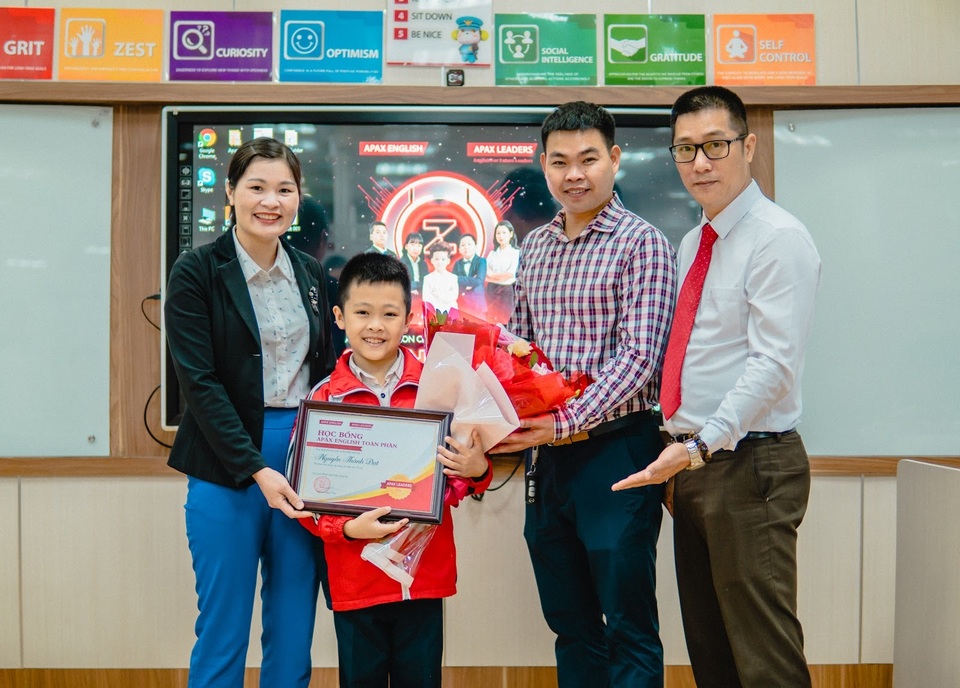 Niềm vui liên tiếp đến với gia đình cậu bé Apax được nhận thư khen từ Bộ trưởng Phùng Xuân Nhạ - 1 Niềm vui liên tiếp đến với gia đình cậu bé Apax được nhận thư khen từ Bộ trưởng Phùng Xuân Nhạ - 1