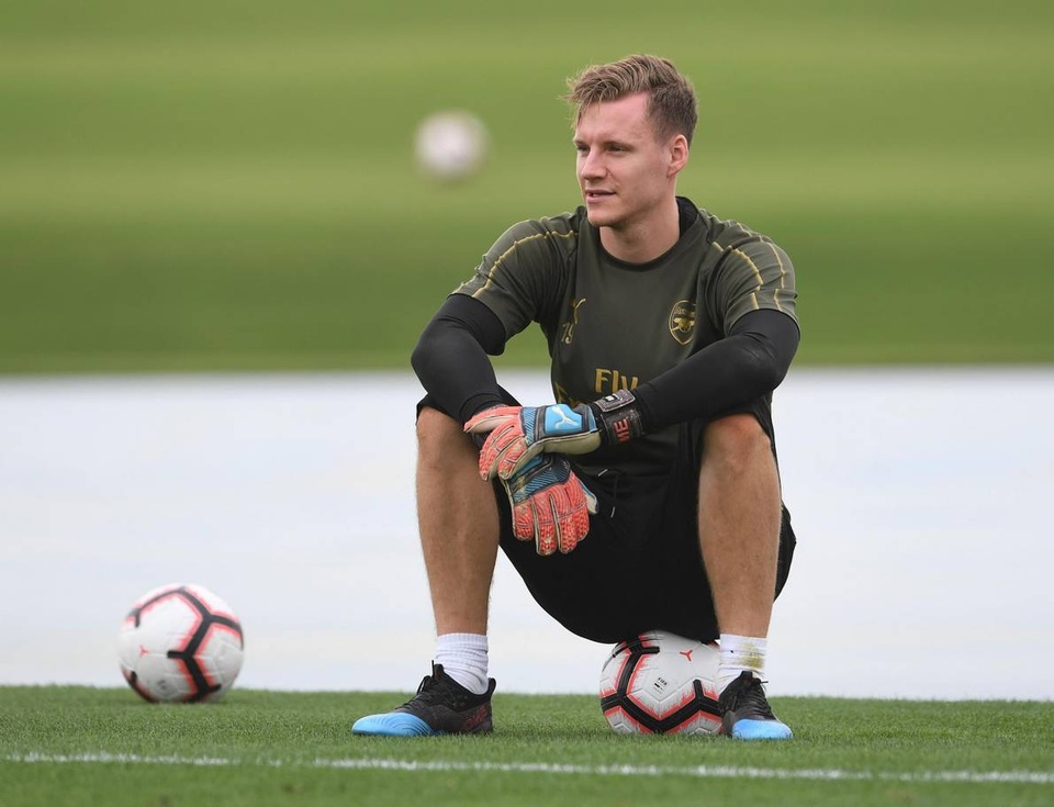 Ozil tập luyện chăm chỉ cùng Arsenal chuẩn bị giao hữu ở Dubai - 14