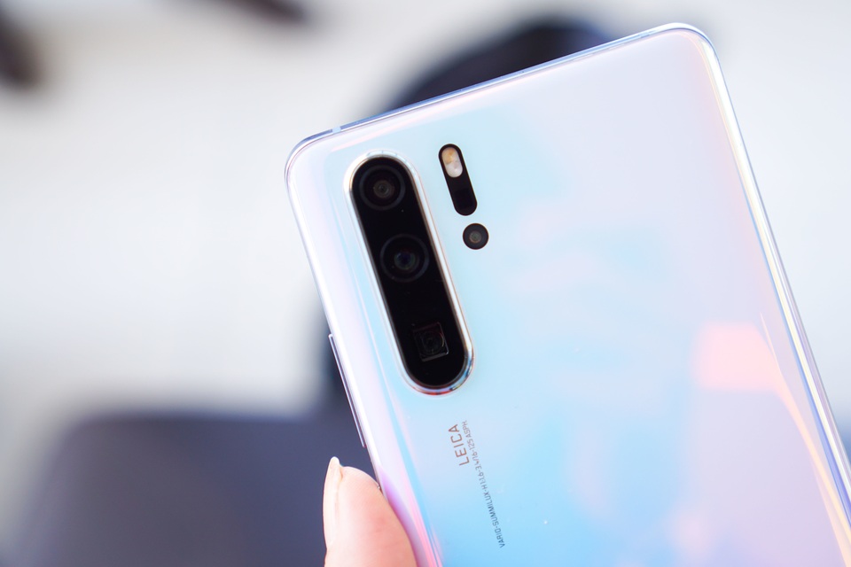 Cận cảnh Huawei P30 Pro có camera zoom 10x siêu khủng - 4 Cận cảnh Huawei P30 Pro có camera zoom 10x siêu khủng - 4