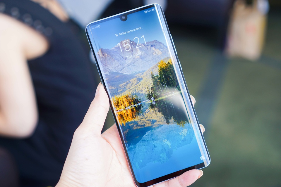 Cận cảnh Huawei P30 Pro có camera zoom 10x siêu khủng - 2 Cận cảnh Huawei P30 Pro có camera zoom 10x siêu khủng - 2