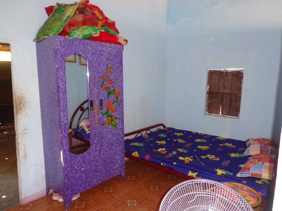 Bạn đọc giúp 2 chị em mồ côi ăn lá mì đến trường hơn 105 triệu đồng - 5 Bạn đọc giúp 2 chị em mồ côi ăn lá mì đến trường hơn 105 triệu đồng - 5