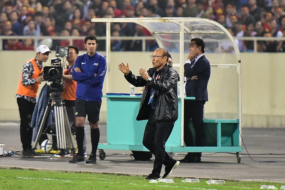 Những cảm xúc đặc biệt của HLV Park Hang Seo trong trận thắng đậm U23 Thái Lan - 9 Những cảm xúc đặc biệt của HLV Park Hang Seo trong trận thắng đậm U23 Thái Lan - 9