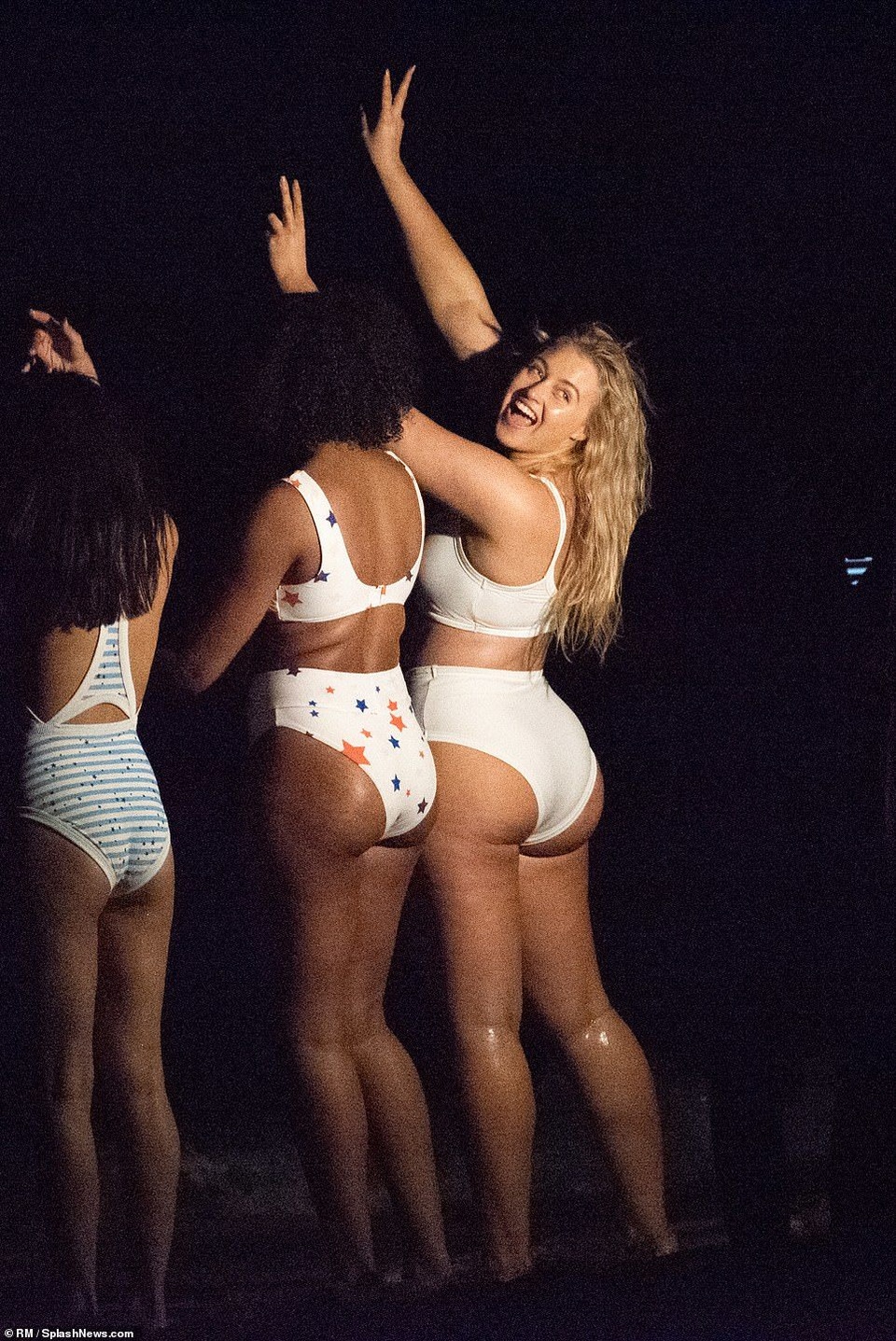 Iskra Lawrence: Tròn trịa vẫn là siêu mẫu nổi tiếng - 2 Iskra Lawrence: Tròn trịa vẫn là siêu mẫu nổi tiếng - 2