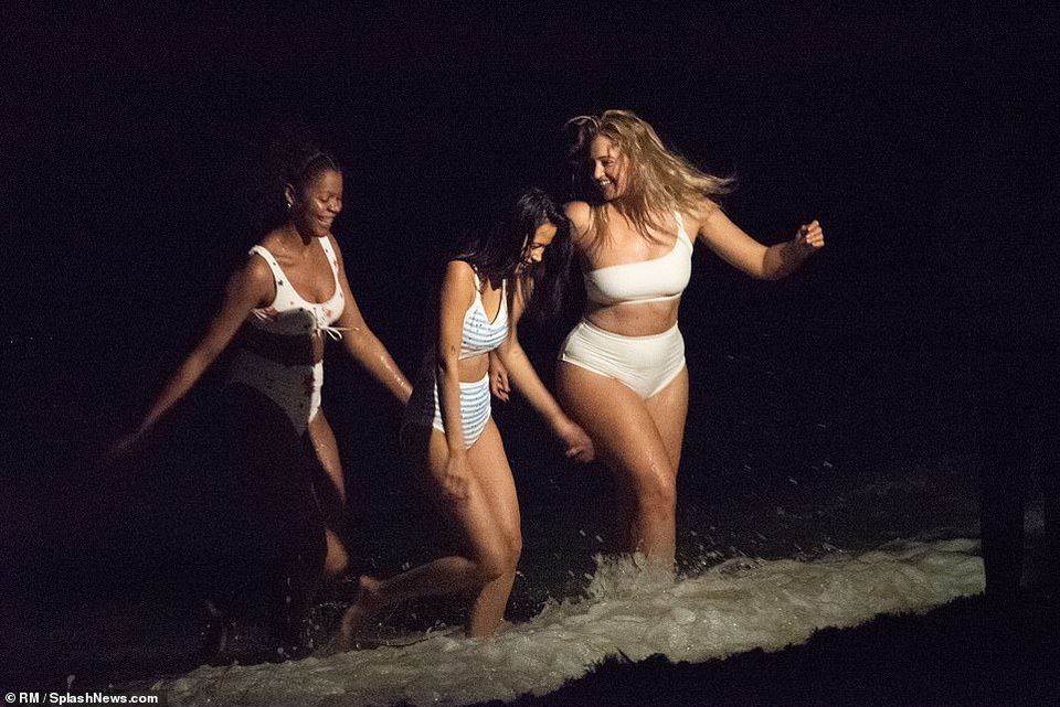 Iskra Lawrence: Tròn trịa vẫn là siêu mẫu nổi tiếng - 9 Iskra Lawrence: Tròn trịa vẫn là siêu mẫu nổi tiếng - 9