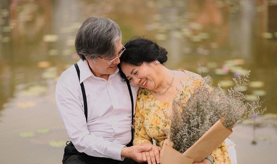 Ngưỡng mộ câu chuyện hơn 45 năm nguyên vẹn một chữ Tình - 2 Ngưỡng mộ câu chuyện hơn 45 năm nguyên vẹn một chữ Tình - 2