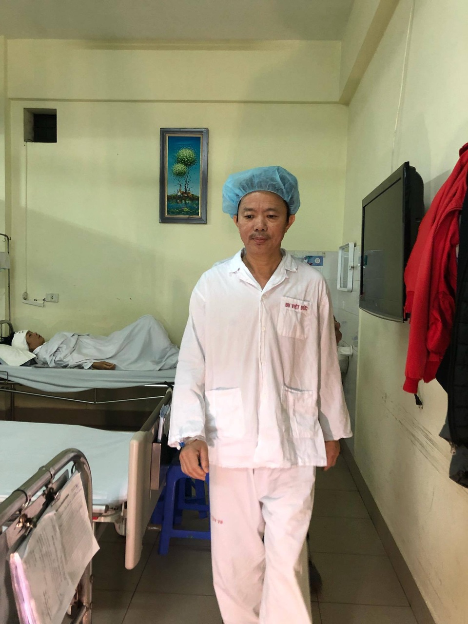 Bệnh nhân hát vang bài Quảng Bình quê ta ơi khi đang được mổ u não - 2 Bệnh nhân hát vang bài Quảng Bình quê ta ơi khi đang được mổ u não - 2