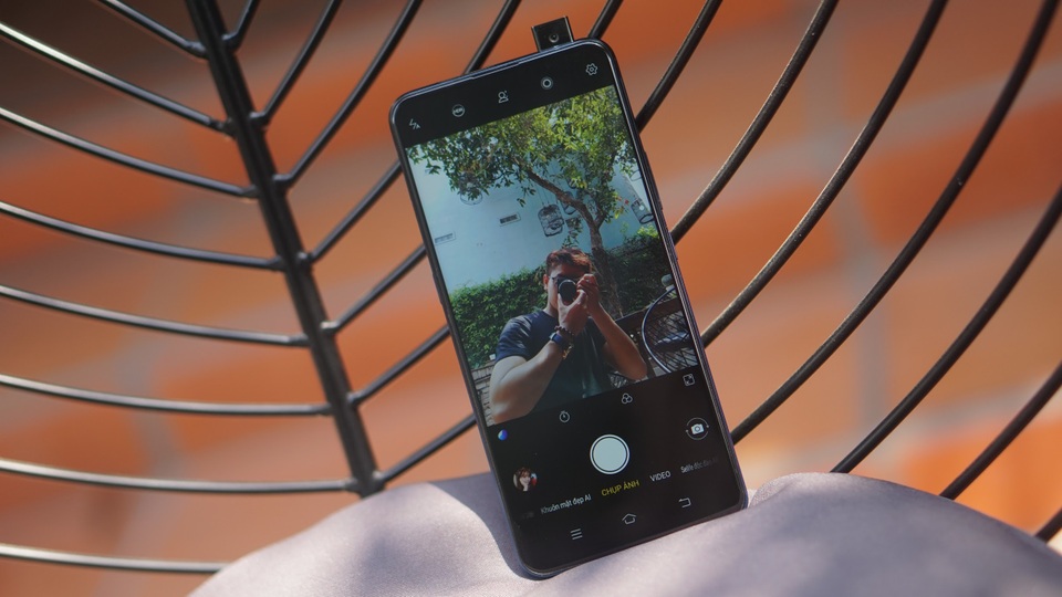 Vivo V15 giá 7,99 triệu, camera trước 32MP đầu tiên tại Việt Nam - 2 Vivo V15 giá 7,99 triệu, camera trước 32MP đầu tiên tại Việt Nam - 2