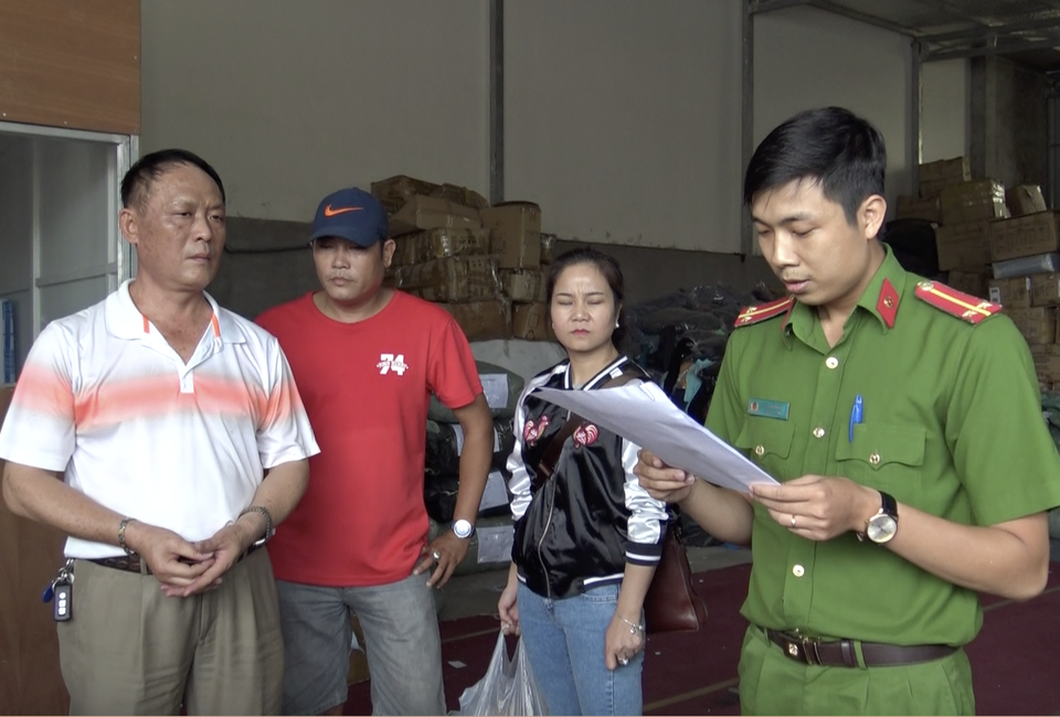 Vụ bắt 300kg ma tuý ở Sài Gòn Khởi tố “ông trùm” cùng nhóm vận chuyển Vụ bắt 300kg ma tuý ở Sài Gòn Khởi tố “ông trùm” cùng nhóm vận chuyển