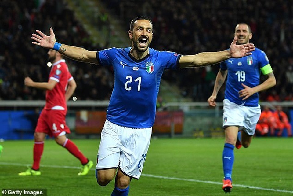 Tiền đạo 36 tuổi Quagliarella tỏa sáng giúp Italia đại thắng “6 sao” - 2