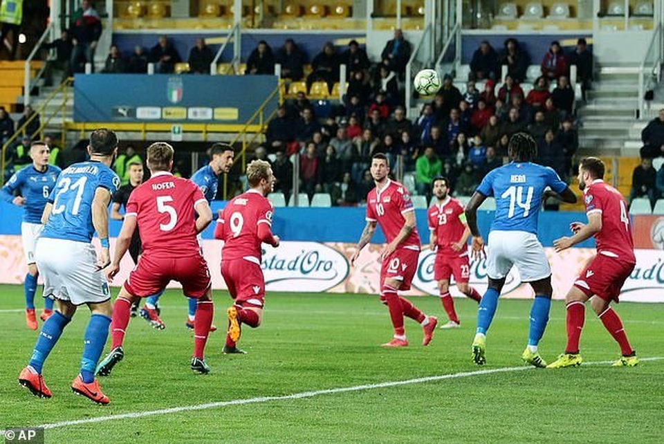 Tiền đạo 36 tuổi Quagliarella tỏa sáng giúp Italia đại thắng “6 sao” - 3