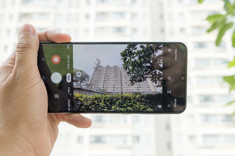 “Đãi cát tìm vàng” giữa thị trường smartphone tầm trung - 4 “Đãi cát tìm vàng” giữa thị trường smartphone tầm trung - 4