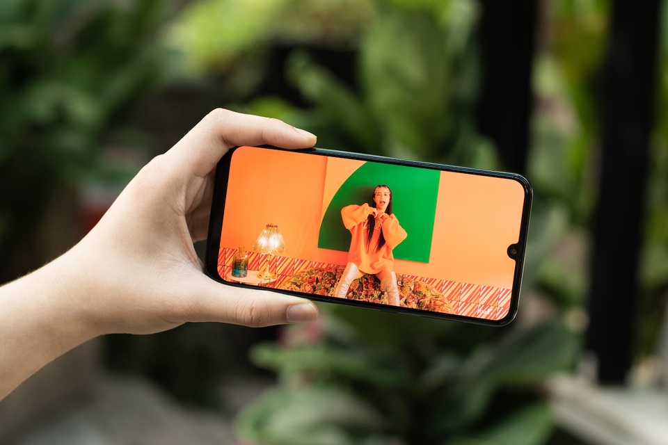 “Đãi cát tìm vàng” giữa thị trường smartphone tầm trung - 5 “Đãi cát tìm vàng” giữa thị trường smartphone tầm trung - 5