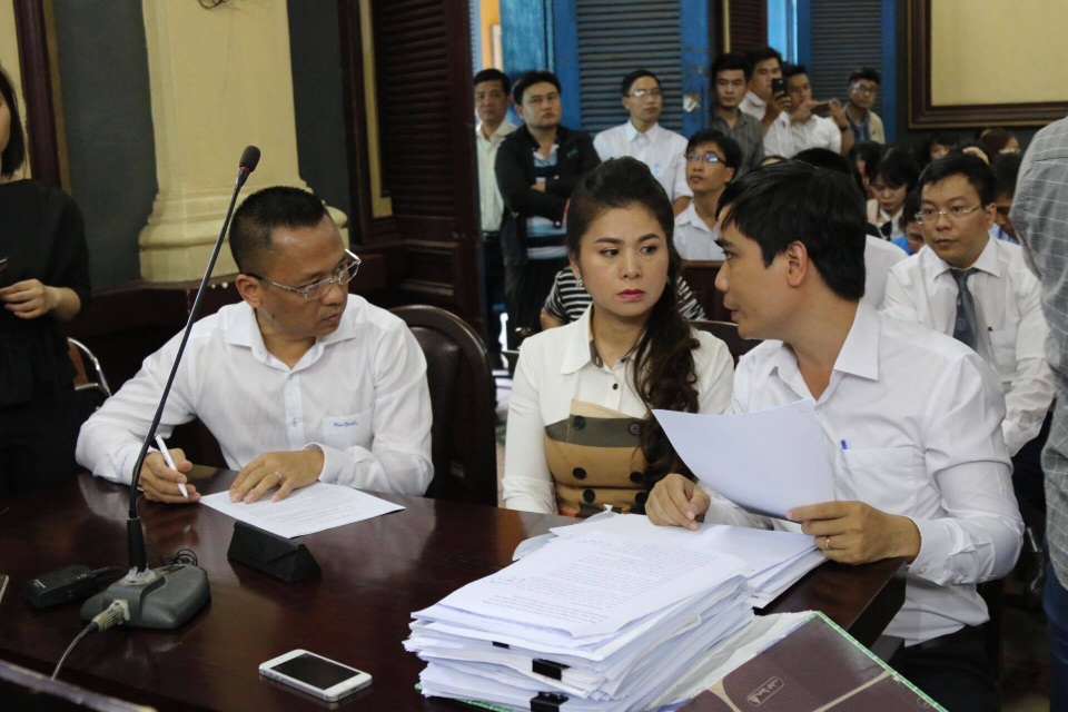 Vụ ly hôn vợ chồng Trung Nguyên: Hơn 2.109 tỉ đồng là của ai? - 2 Vụ ly hôn vợ chồng Trung Nguyên: Hơn 2.109 tỉ đồng là của ai? - 2