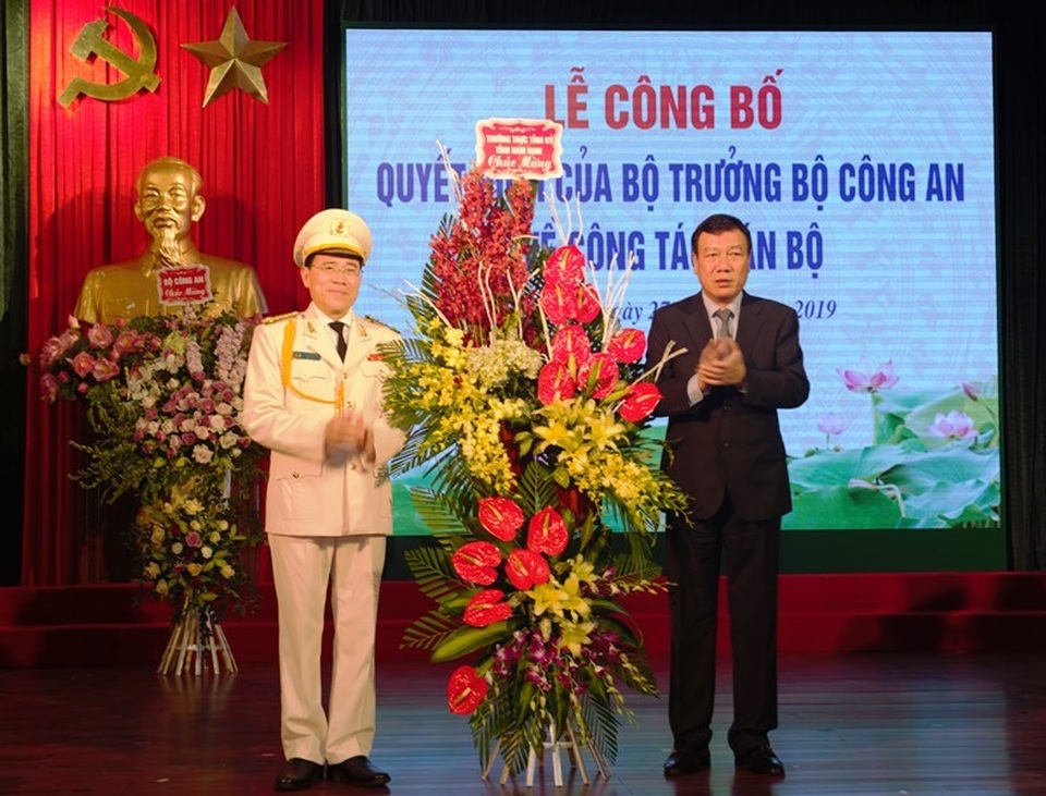 bi thu nam dinh tang hoa.jpg bi thu nam dinh tang hoa.jpg