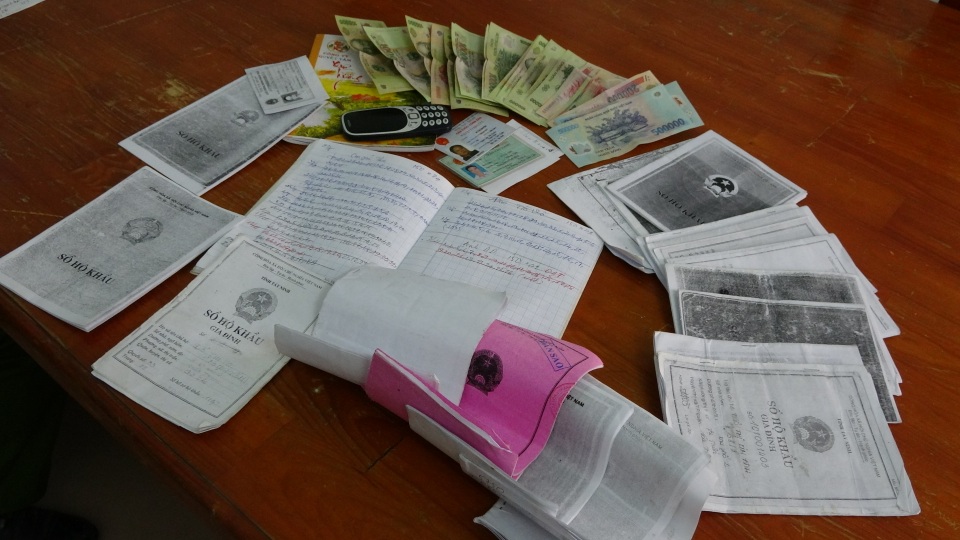 Bắt nghi can cho vay lãi suất đến 420%/năm - 2 Bắt nghi can cho vay lãi suất đến 420%/năm - 2