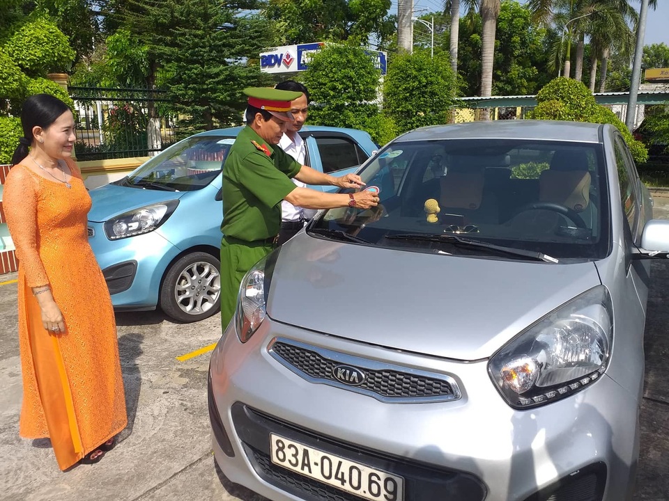 Tài xế taxi tham gia tự quản về an ninh trật tự - 1 Tài xế taxi tham gia tự quản về an ninh trật tự - 1