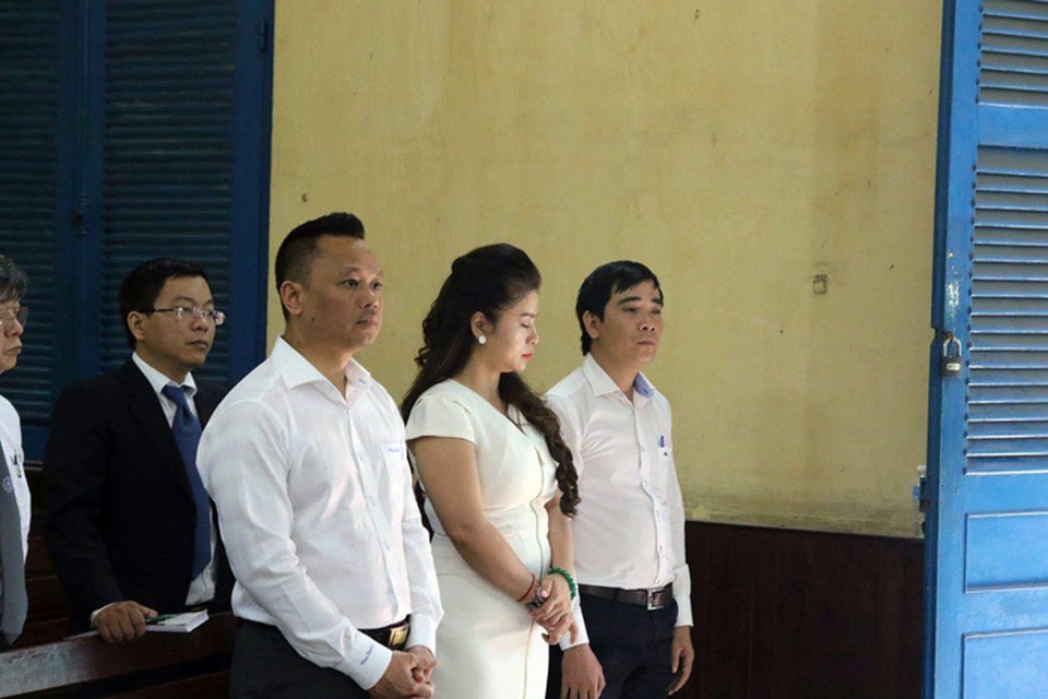 Tòa tuyên giao toàn bộ cổ phần Trung Nguyên cho ông Đặng Lê Nguyên Vũ - 1 Tòa tuyên giao toàn bộ cổ phần Trung Nguyên cho ông Đặng Lê Nguyên Vũ - 1