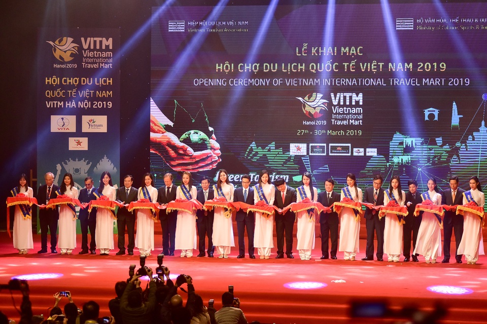 Hàng nghìn tour giảm giá đặc biệt trong ngày khai mạc Hội chợ Du lịch lớn nhất năm - 2 Hàng nghìn tour giảm giá đặc biệt trong ngày khai mạc Hội chợ Du lịch lớn nhất năm - 2