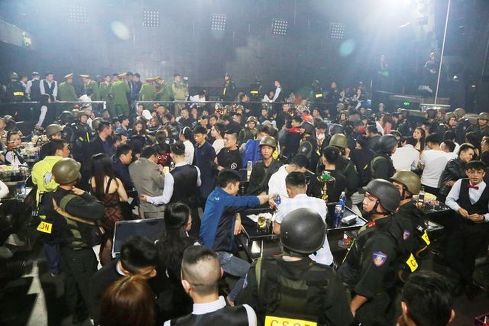 Xu phat quan bar va cac dan choi ma tuy gan 200 trieu dong 3.jpg Xu phat quan bar va cac dan choi ma tuy gan 200 trieu dong 3.jpg