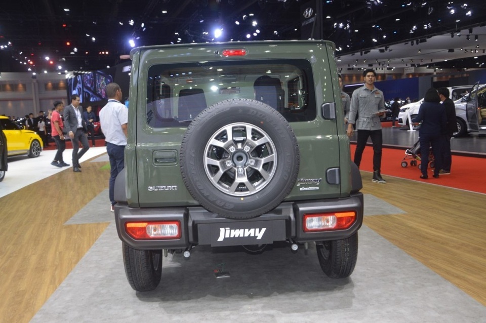 Suzuki Jimny ra mắt tại Thái Lan, giá cao ngất ngưởng - 15 Suzuki Jimny ra mắt tại Thái Lan, giá cao ngất ngưởng - 15