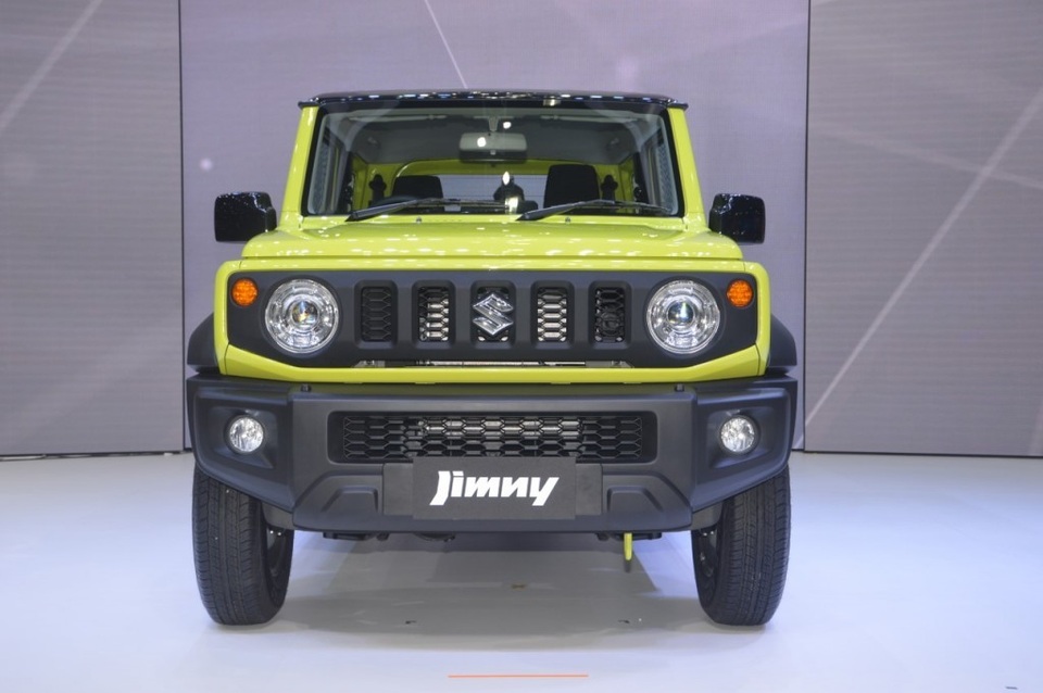 Suzuki Jimny ra mắt tại Thái Lan, giá cao ngất ngưởng - 2 Suzuki Jimny ra mắt tại Thái Lan, giá cao ngất ngưởng - 2